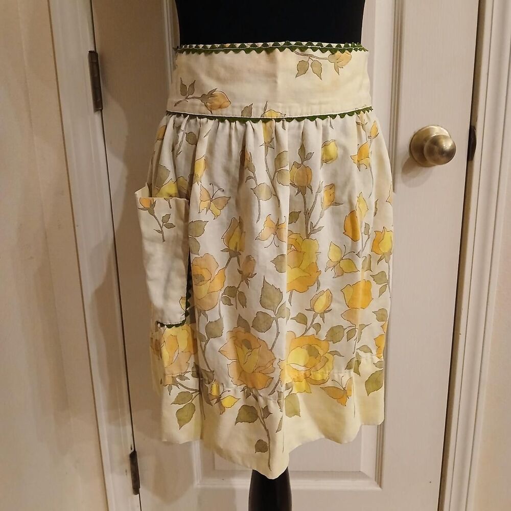 Retro 1970s Yellow and Green Floral Apron with Butterflies and One Pocket Stains